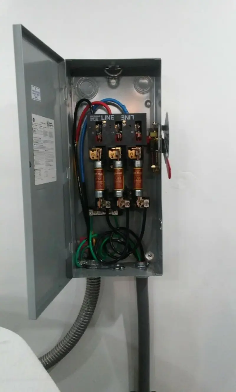 Three-phase disconnect switch installed for Smoke Detector Installation in Penn